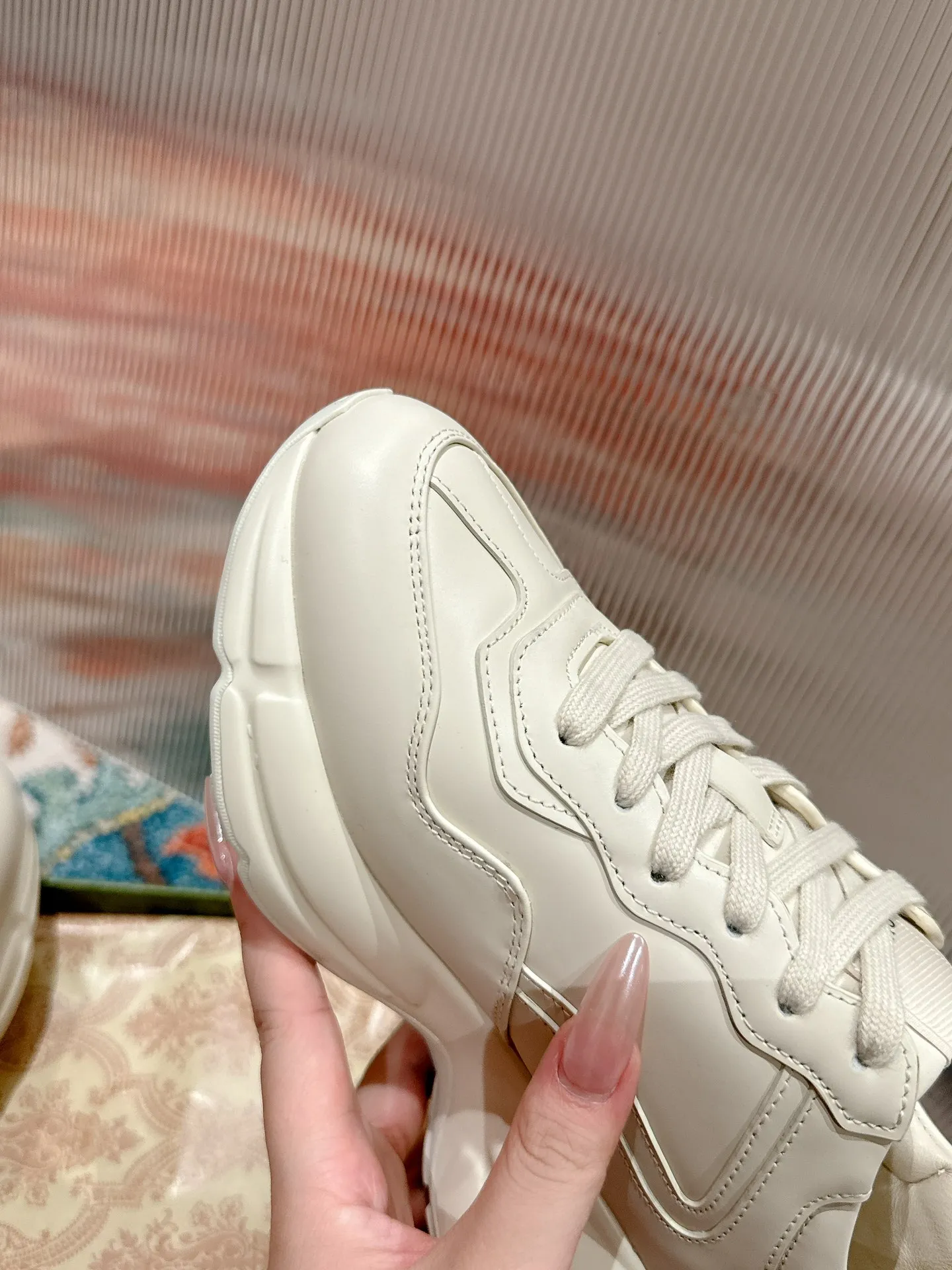👟👟Ex-factory price 700👟👟 Men's size +10 🇮🇹Italy🇮🇹Gucci GUCCI🇮🇹Dad shoes (purchase level) (original replica) 👑 The original version purchased by Taikoo Hui has been continuously improved and upgraded in details, from the packaging of the shoes - anti-counterfeiting markings - shoe box accessories - fabric optimization - outsole technology - stitching and routing - oil edge technology. We do our best ◼️ Outsole: original plate molding ◼️ Upper: original grade A imported cowhide 🐮 ◼️ lining: original grade A mixed sheepskin 🐑 ◼️ Feet: original grade A mixed sheepskin 🐑 ◼️ Medium and low belt LOGO + original injection molding foot technology + original lasting technology ◼️ Original full set of customized packaging (anti-counterfeiting chip + a cloth bag + GUCCI card envelope + electronic invoice with credit card slip + shoelaces) ◼️ All details of the higher version are consistent with the original version (note the comparison) ◼️ Code number: 35-40 for women and 39-44 for men